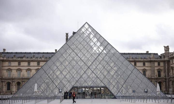 El Tribunal de Cuentas dice que el Louvre prefirió adquirir obras que invertir en seguridad