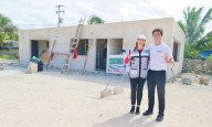 Atenea Gómez Ricalde constata avance de la construcción de la nueva cancha de fútbol siete en Ciudad Mujeres