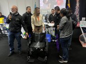 Lotería de Oriente reinaugura el auditorio «Lucía León» y entrega 130 ayudas