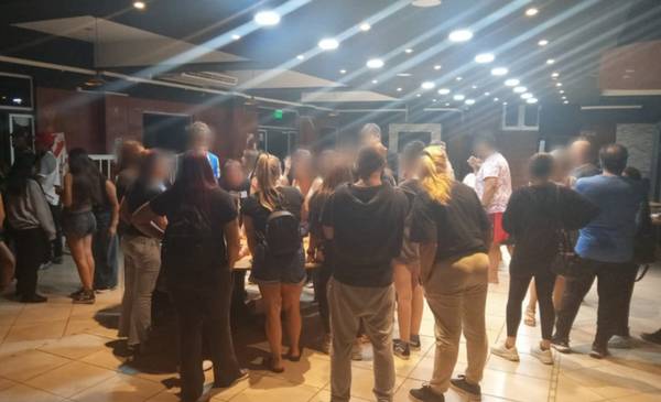 Fuerte malestar por una presunta estafa a estudiantes en un salón de las afueras de La Plata