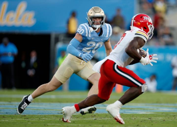 UCLA LB Scott Taylor soaking in the USC rivalry