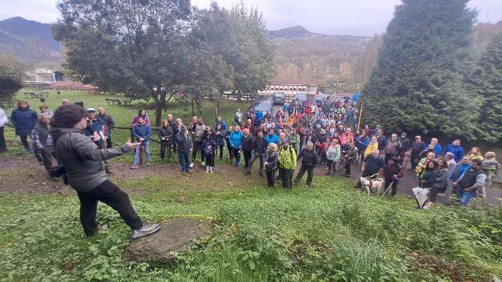 Una reivindicación que no para: integrantes de 120 colectivos protagonizarán una nueva marcha para pedir la prolongación de la senda de Loredo