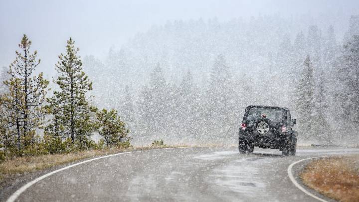 La nieve llega a la Costa Oeste de EE. UU. y las temperaturas descenderán con nevadas fuertes. Estos son los estados afectados