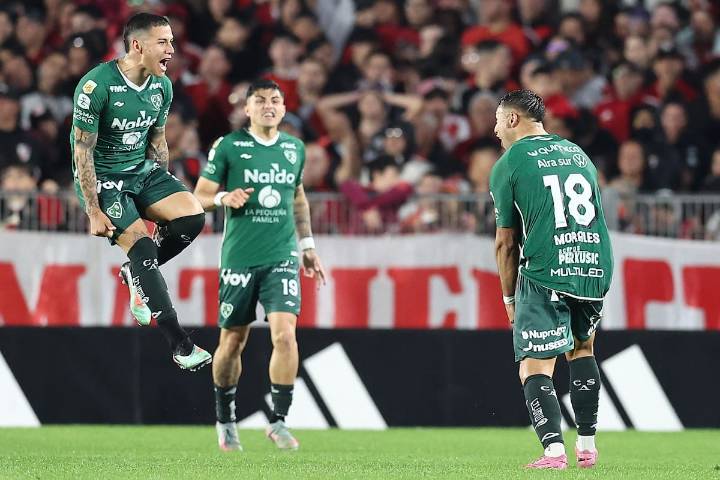 Insólito partido en Argentina: dos ex Colo Colo se pelean y golazo de un jugador con nombre inspirado en Iván Zamorano