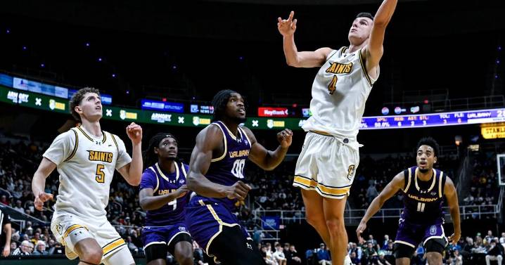 Siena holds off Maine for seventh win