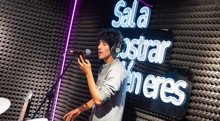 Jóvenes talentos quieren grabar canciones con Tony Succar