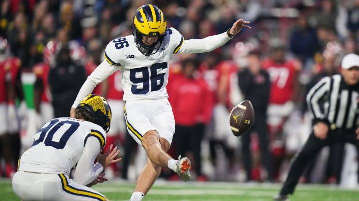 College football picks: If a rivalry game comes down a field goal, kickers are on a record pace
