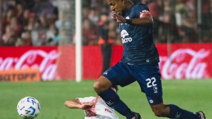 = Villa le dedicó el título de Copa Argentina a Russo: "Me aconsejó mucho"