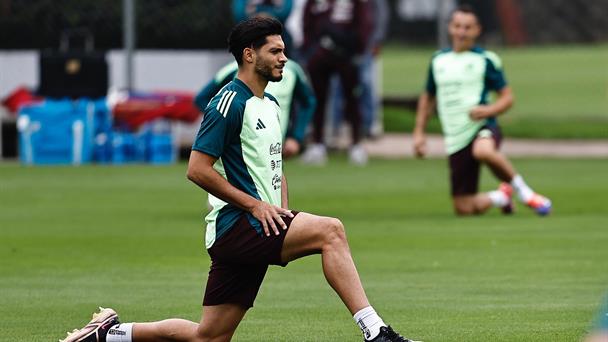 Uruguay, en busca de consistencia, y México, que intenta crecer, se miden en amistoso