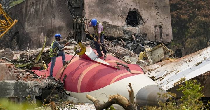 'No one in India believes Ahmedabad plane crash was pilot's fault': SC to Captain Sumeet Sabharwal's father