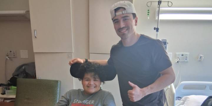 Corbin Carroll visits high school baseball player in hospital