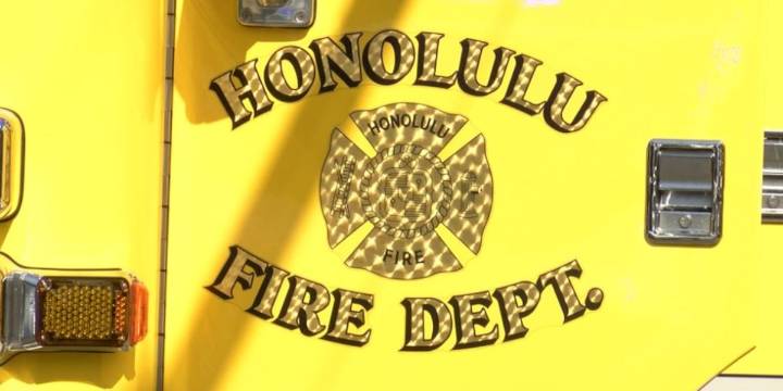 Firefighters extinguish fire in Wahiawa L&L Drive Inn