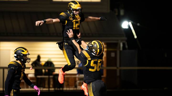 Football: Asfalg does it all for Cedar Grove in N2G1 win over Glen Ridge (Photos)