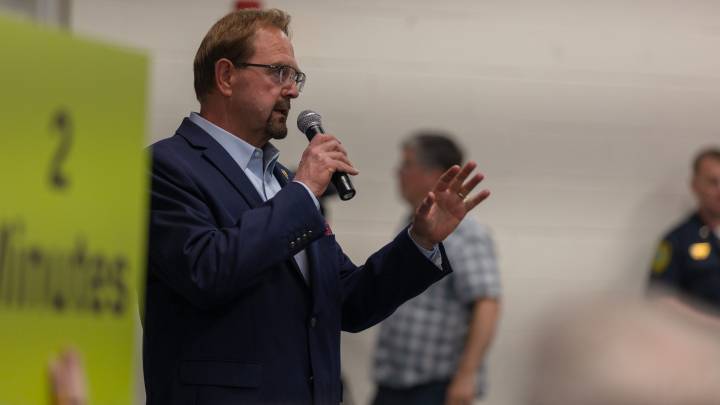 Activists boycott Chuck Edwards' McDonald's over food…