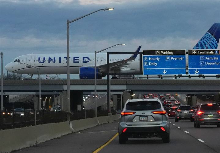 FAA reducing air traffic by 10% across 40 'high-volume' markets during government shutdown