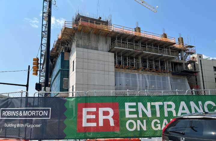 Huntsville Hospital’s $150 million Madison Street Tower expansion tops out