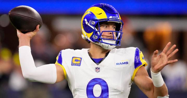 Stafford and Adams connect for 2 more TDs while NFC