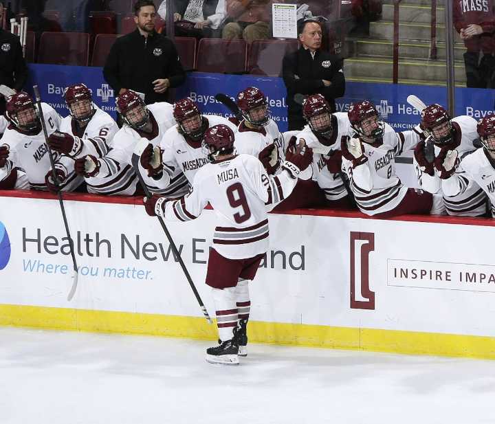 UMass hockey gives up early goal, falls to Cornell