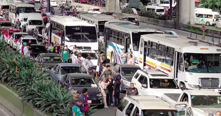 Hoy: transportistas y campesinos amagan con ahorcar tránsito