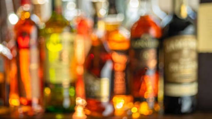 Corte deja la etiqueta ‘El exceso de alcohol es perjudicial para la salud’ tras negar demanda