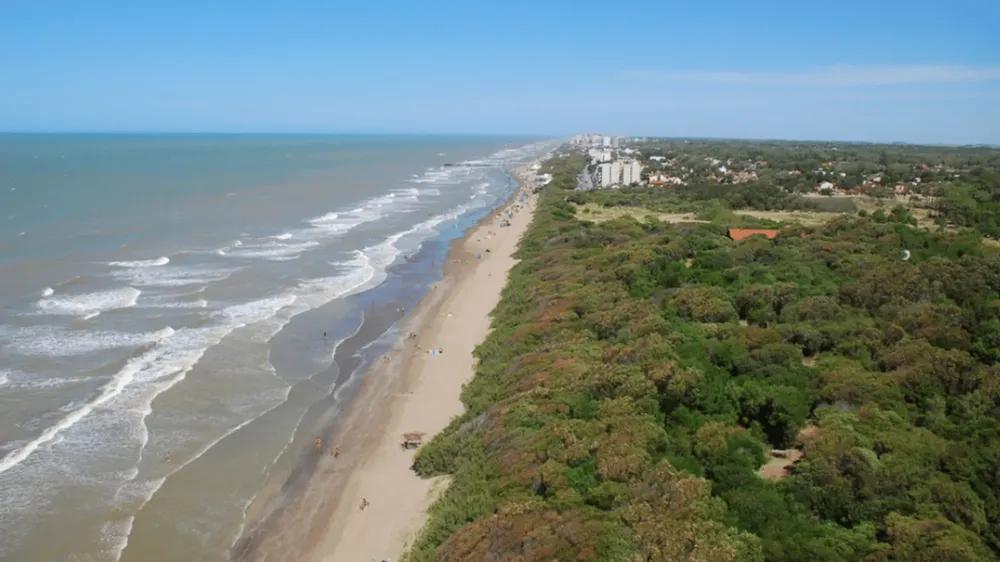 El SMN pronostica más calor que lo normal en la costa atlántica bonaerense este verano