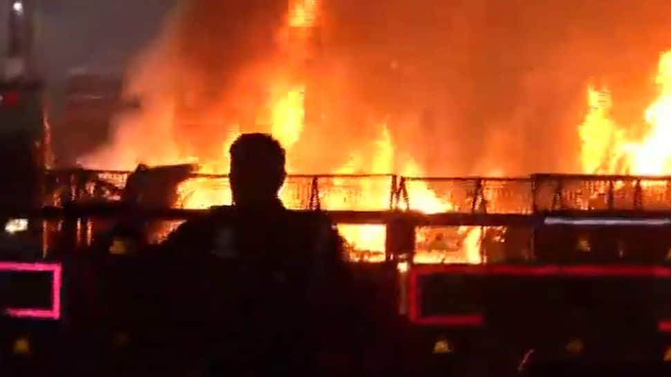 Delhi Red Fort Blast: Serial Blast Kills Eight; Injured Being Rushed To Hospitals