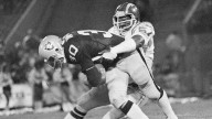 Woodrow Lowe, a star linebacker at Alabama who started 11 NFL seasons with the Chargers, dies at 71