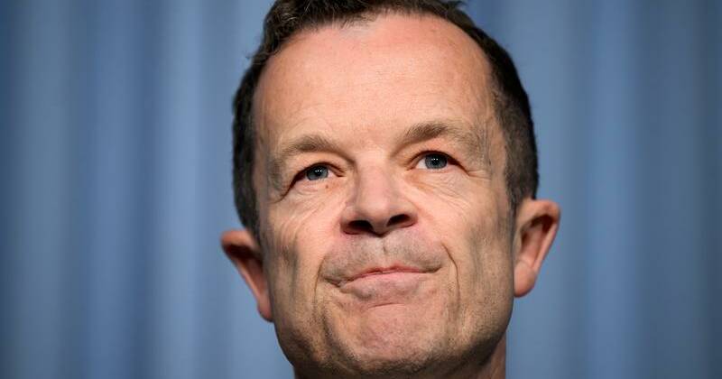 Another top Liberal resigns as party seeks fresh start