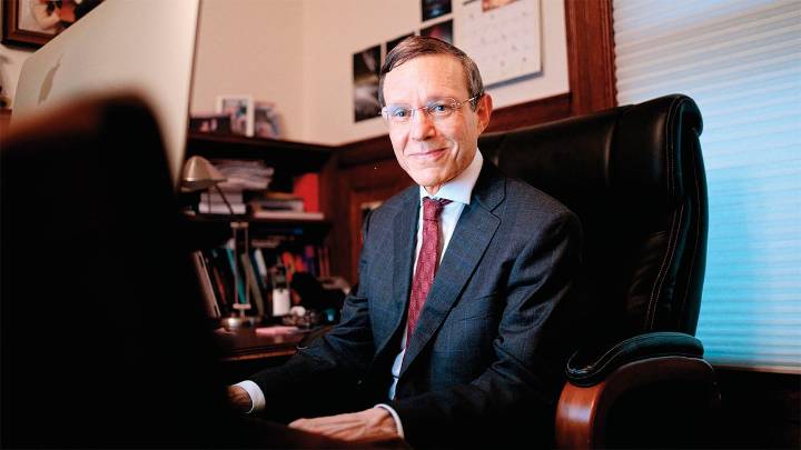 Avi Loeb explica en exclusiva a SEMANA si 3I/ATLAS podría ser tecnología alienígena: “Primero tendremos que defender la Tierra”