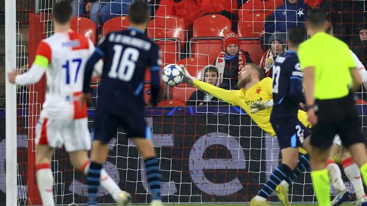 El meta Stanek impide la victoria en Champions del Athletic en Praga