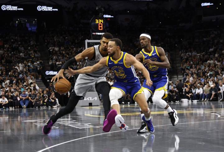 Steph Curry scores 49 points to silence Victor Wembanyama, Spurs in NBA Cup thriller