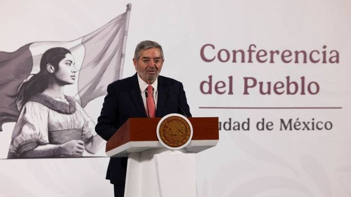 Juan Ramón de la Fuente tomará licencia temporal, informa Claudia Sheinbaum