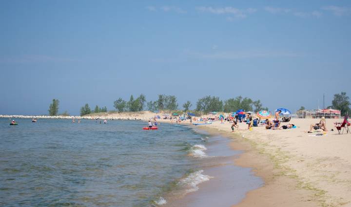 Muskegon offers BOGO beach parking passes in December