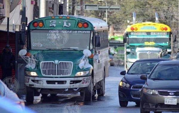 Analizan pago único para estudiantes en transporte público
