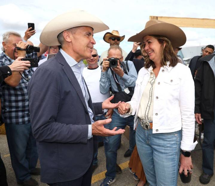 Smith, Carney sign memorandum of understanding on West Coast pipeline