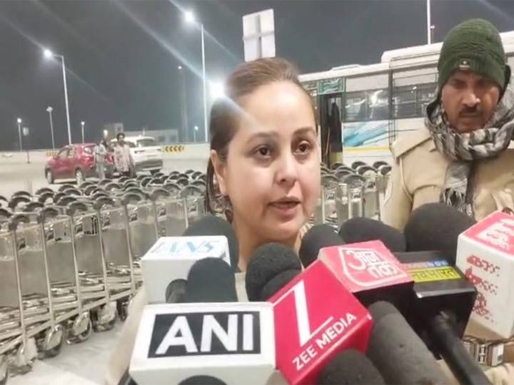 Rohini Acharya's Shocking Exit: Family Politics in Turmoil