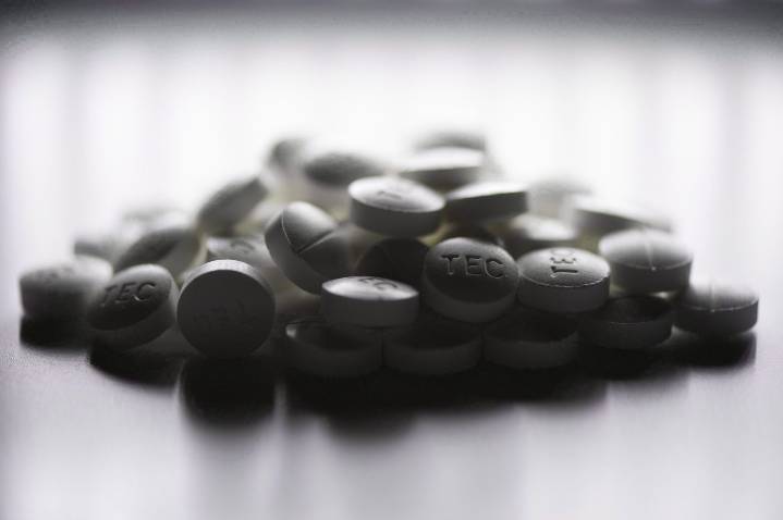 Prescription painkillers shortage in Canada expected to continue into new year