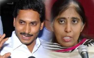 Jagan crosses path with Sunitha in court, ignores her