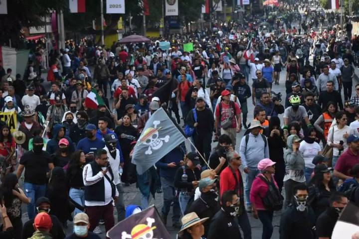 Segunda marcha de la Generación Z en CDMX: baja convocatoria y fuerte operativo por desfile del 20 de noviembre