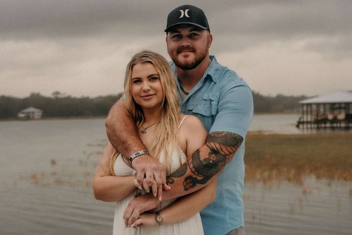 Strangers Meet During Viral 'Notebook'-Inspired Photoshoot (Exclusive)