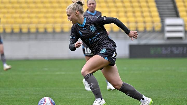 Good golly, Holly: 36-sec opener fires City in Vietnam