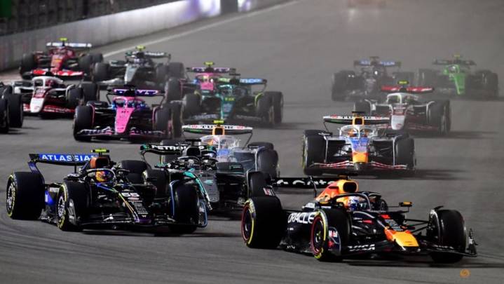 F1 drivers praise Vegas, criticize track quality and schedule placement