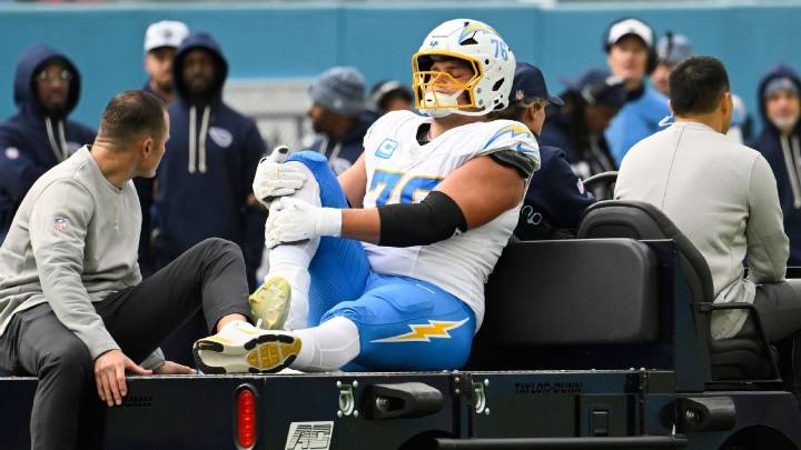 Sources: Chargers' Alt dealing with another high ankle sprain