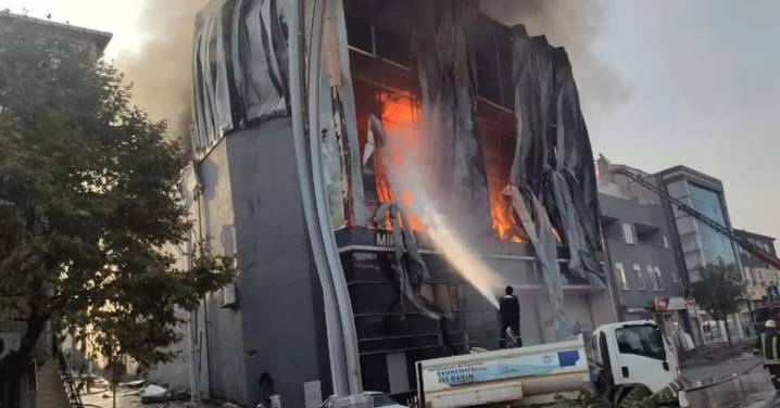 Incendio en depósito de perfumes en Turquía deja seis muertos y varios heridos