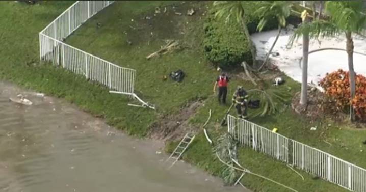 2 people killed after plane headed to Jamaica crashes in Miami