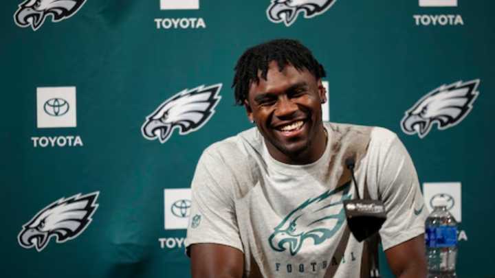 Eagles’ Jalyx Hunt Warns NFL Refs After Wild Celebration Nearly Knocks Out Official Against Packers