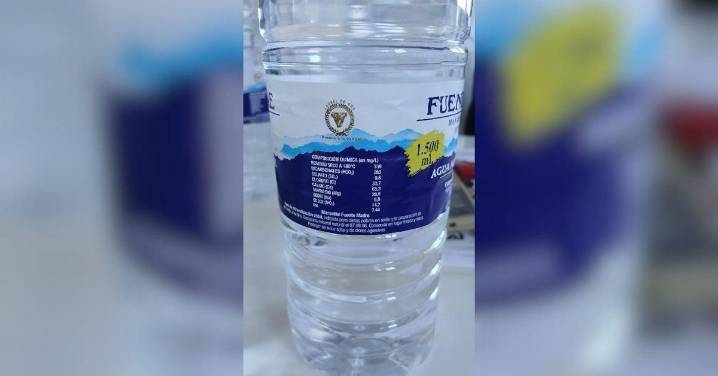 La presencia de una bacteria en un lote de agua mineral pone en alerta a España