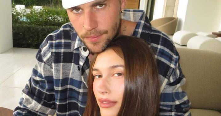 Photo: Hailey & Justin Bieber Enjoy PDA