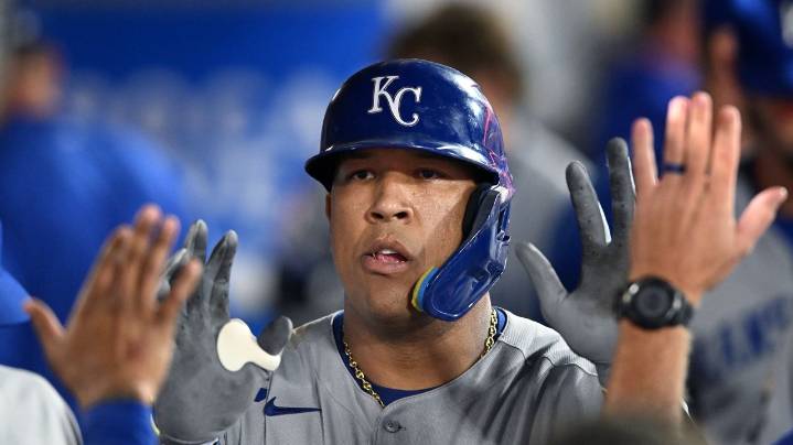 Salvador Perez agrees to a two-year contact to remain with the Royals