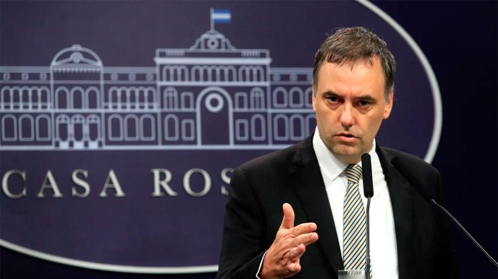 Adorni defendió su nombramiento como jefe de Gabinete ante las críticas de Macri